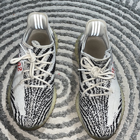 YEEZY 350 ZEBRA - Picture 5 of 9